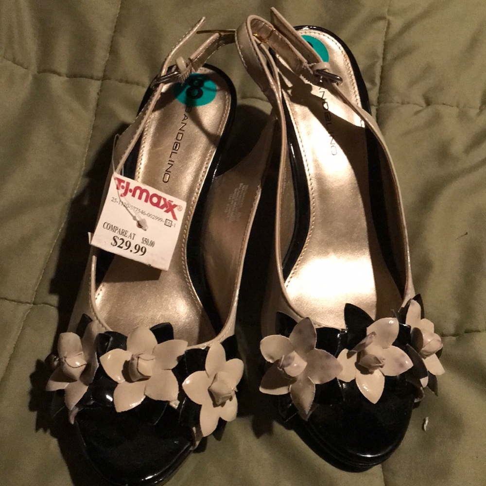 Open toed sandals